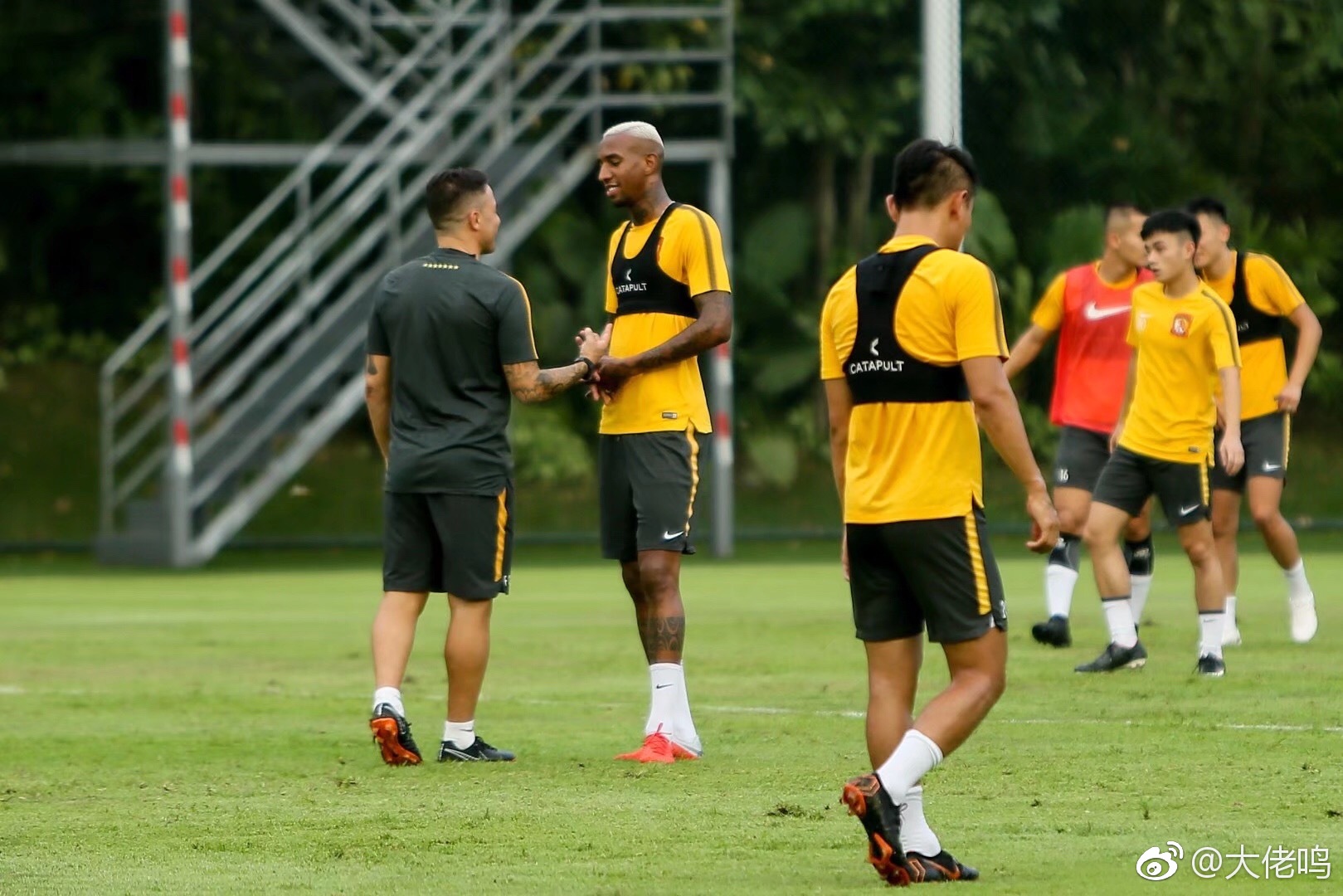 巴黎圣日耳曼训练开放日，窗口期队长鼓劲引欢呼，中超在即，数据趋势出现新变化的简单介绍-九游游戏平台